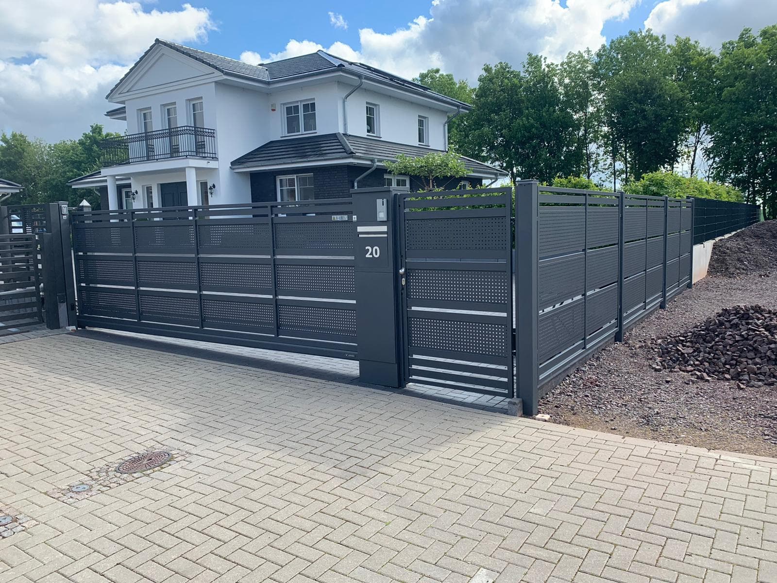 Zaun ala Villa Geissini aus Polen