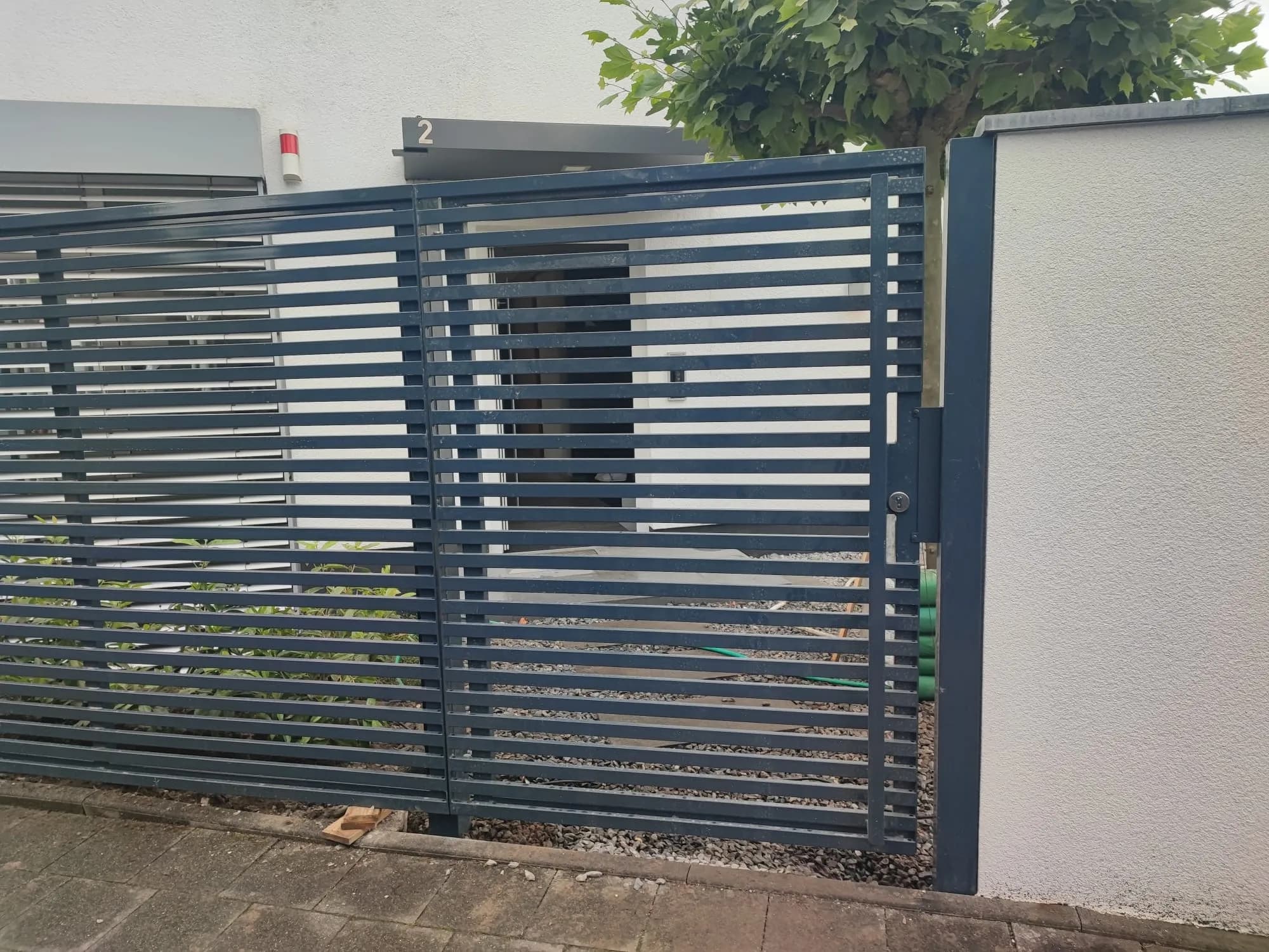 Zaun ala Villa Geissini aus Polen 4
