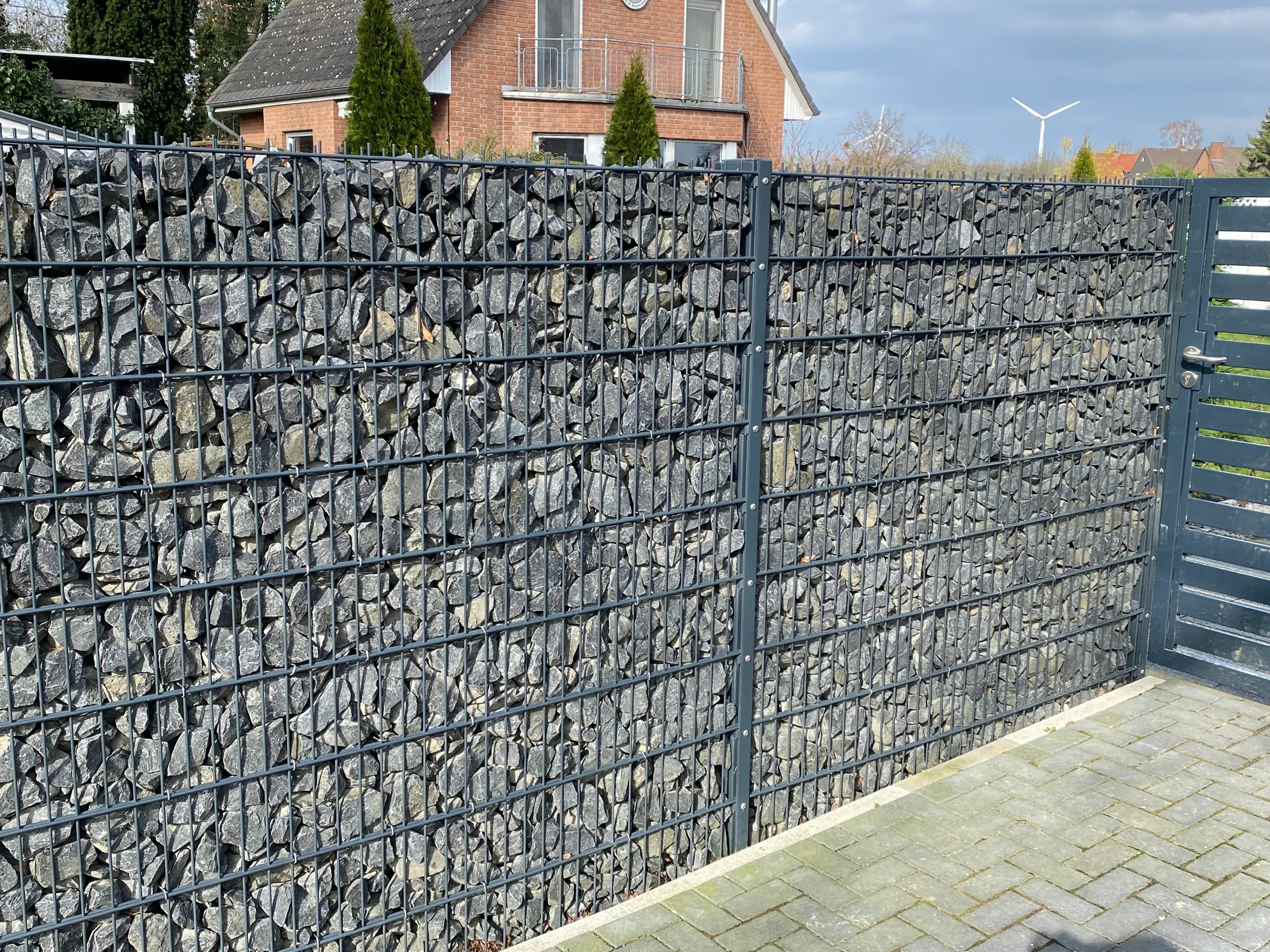 Wie hoch darf ein Gartenzaun sein ohne Genehmigung?