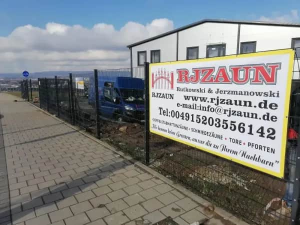Doppelstabmattenzaun in Leipzig mit Montage