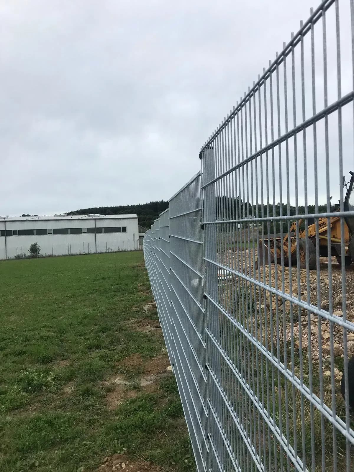 Zaun für Solarparks mit Montage bundesweit