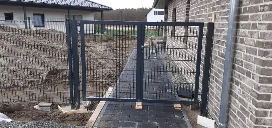 Zaun mit Tor günstig