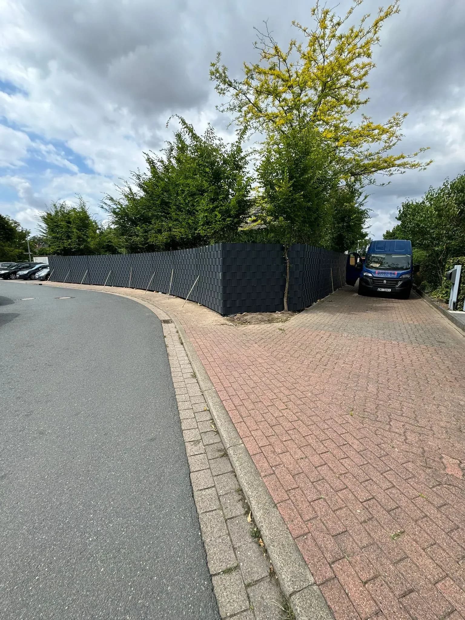 Hecke entfernen Zaun setzen