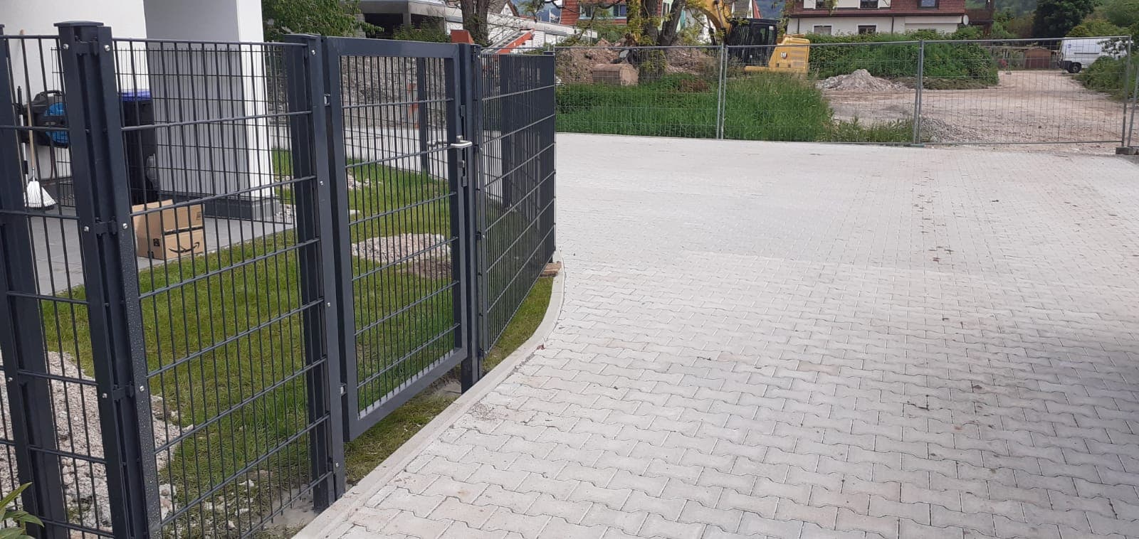 Einen Doppelstabmattenzaun aus Polen direkt kaufen